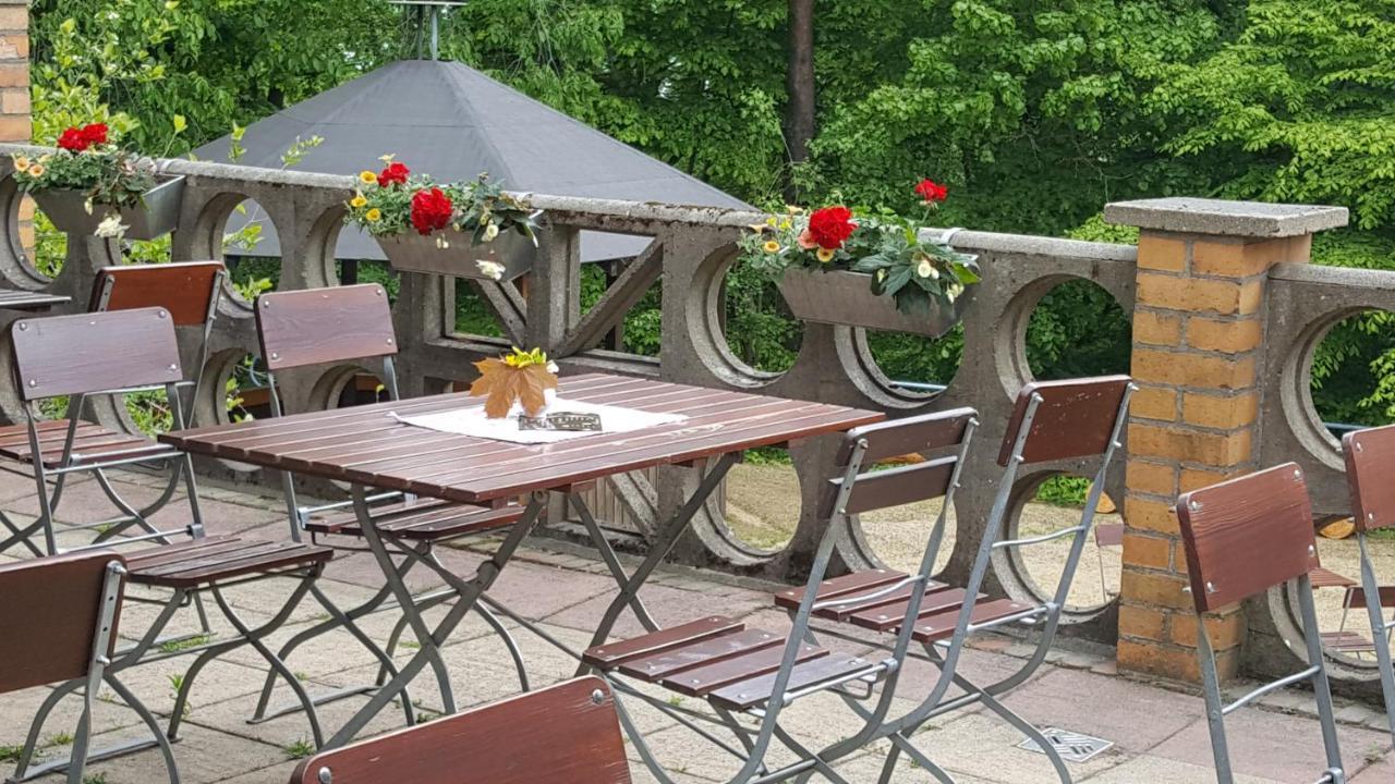 Hotel Kreuzbergbaude Beim Berzdorfer See Mit Wohlfuehl Sauna Markersdorf Exterior foto